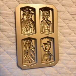 Nordic Ware Disney Frozen II Cakelet Pan